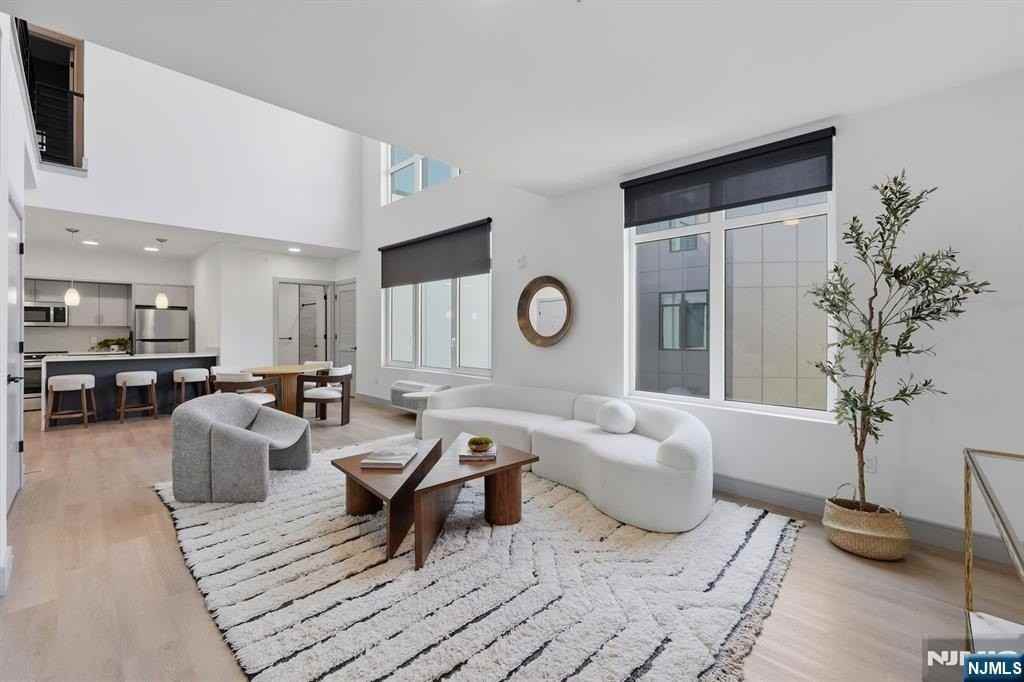 1435 10th St #409 - Photo 4 of 20
