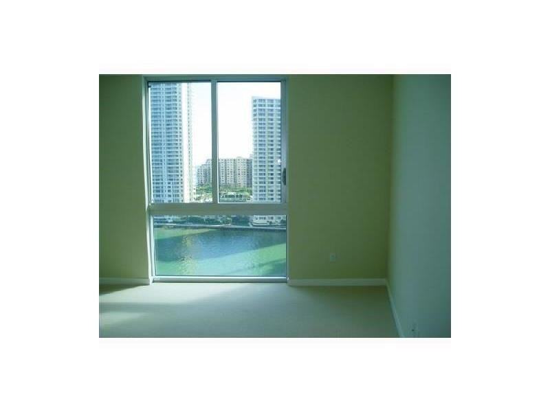 335 S Biscayne Blvd #1709 - Photo 2 of 4