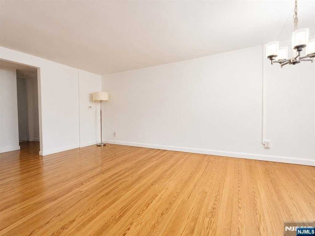 343 Tremont Ave #1 - Photo 6 of 9