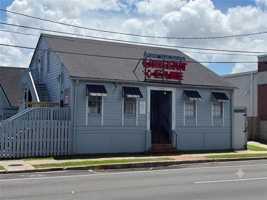 featured image of 4304 S Claiborne Ave