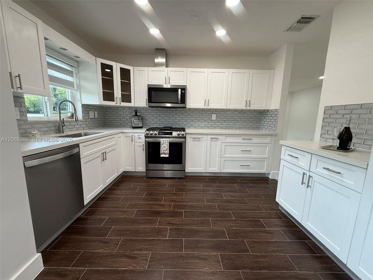 5530 Sw 96th Ave - Photo 5 of 8