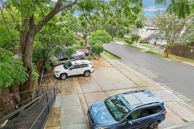 2103 S Carrollton Ave - Photo 2 of 11