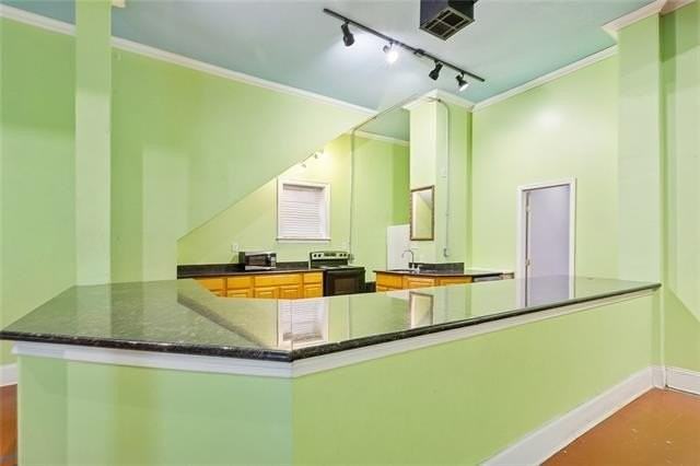 2103 S Carrollton Ave - Photo 5 of 11