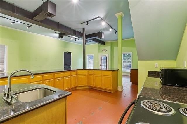 2103 S Carrollton Ave - Photo 6 of 11