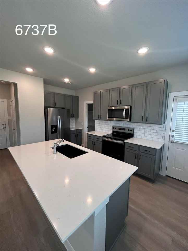 6737 Babylon Blvd - Photo 4 of 6