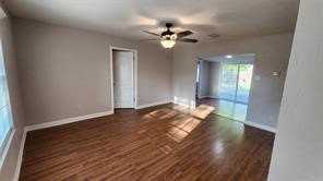 808 Howell Dr - Photo 2 of 14