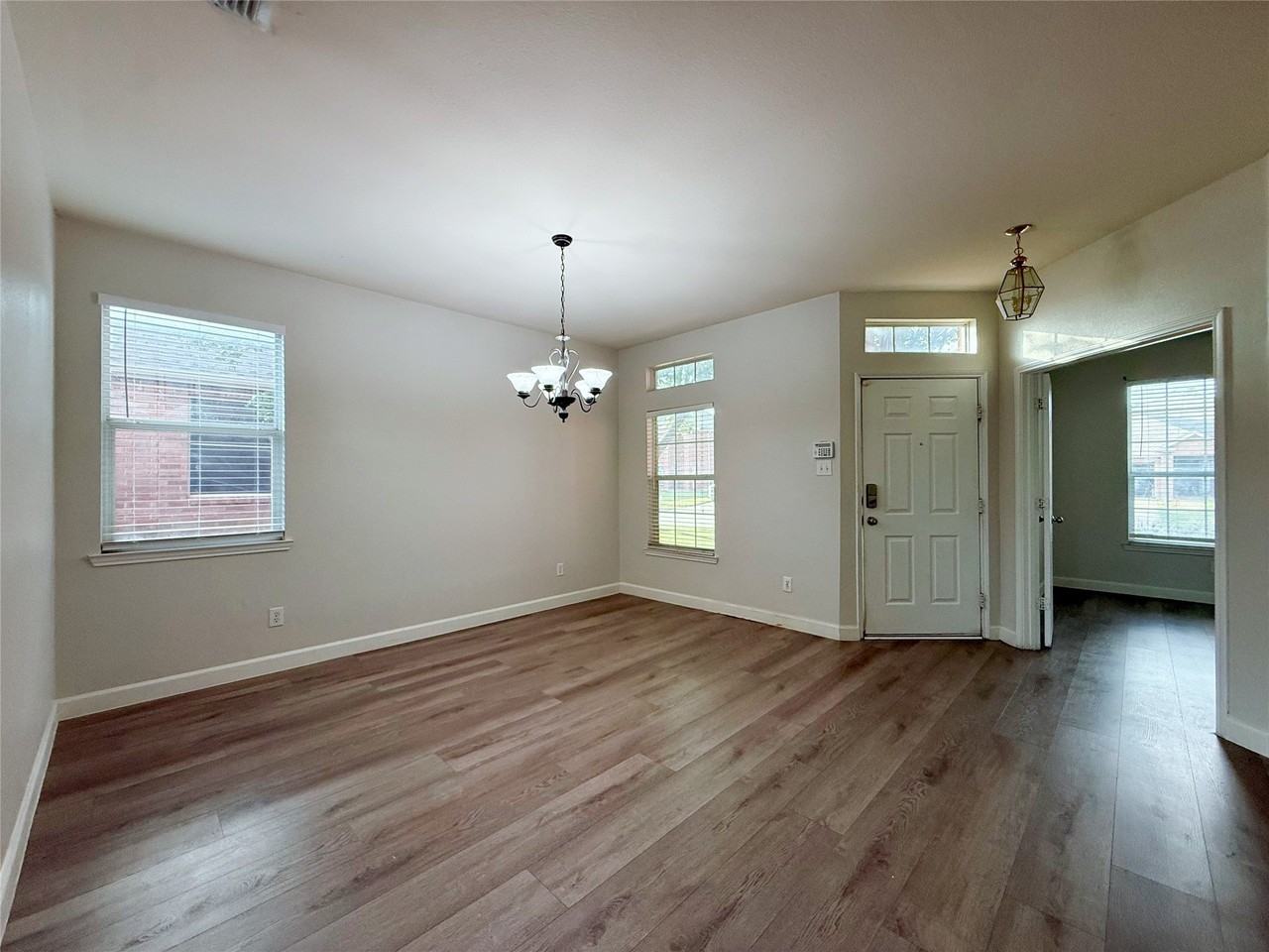 1916 Silver Leaf Dr - Photo 4 of 40