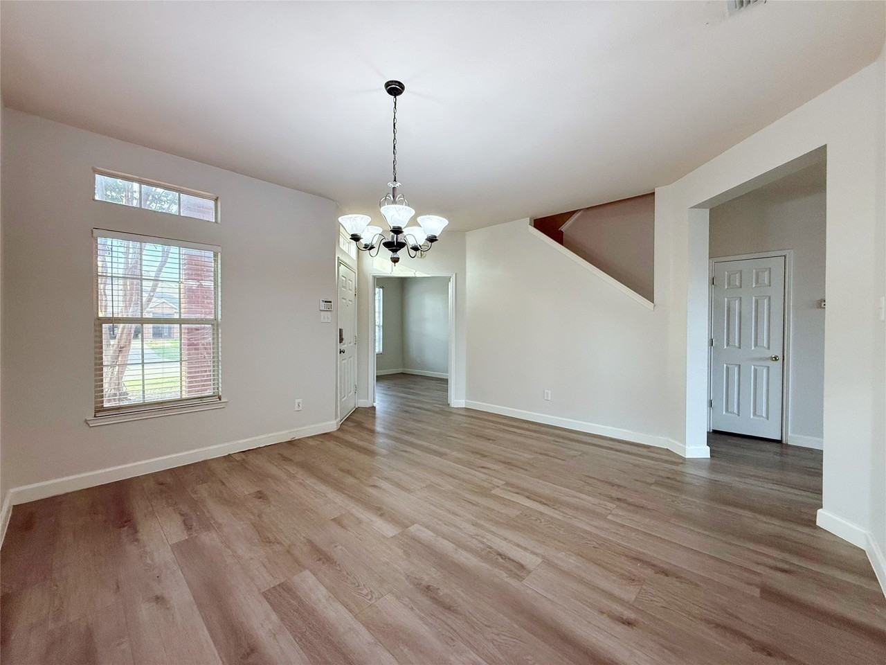 1916 Silver Leaf Dr - Photo 5 of 40