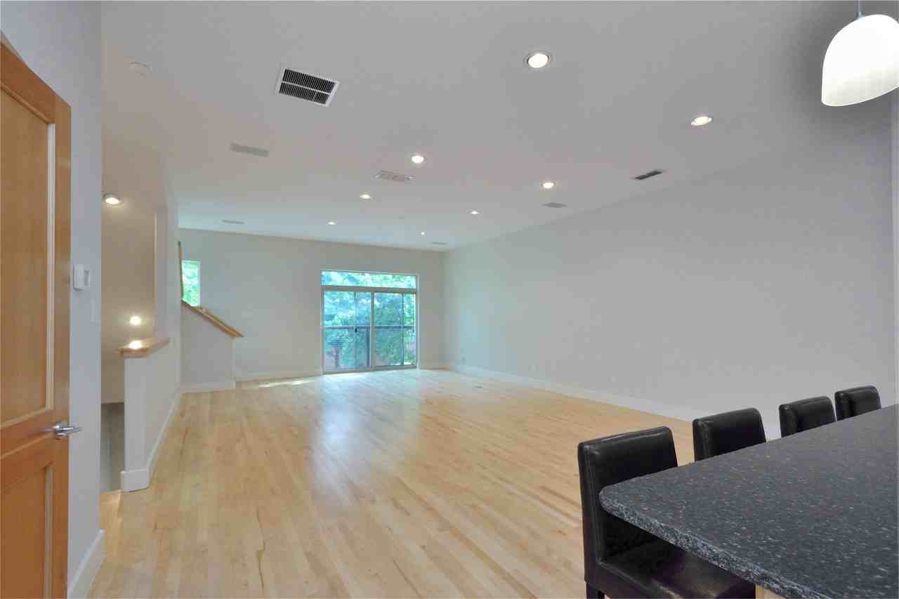 2309 Clark St - Photo 2 of 15