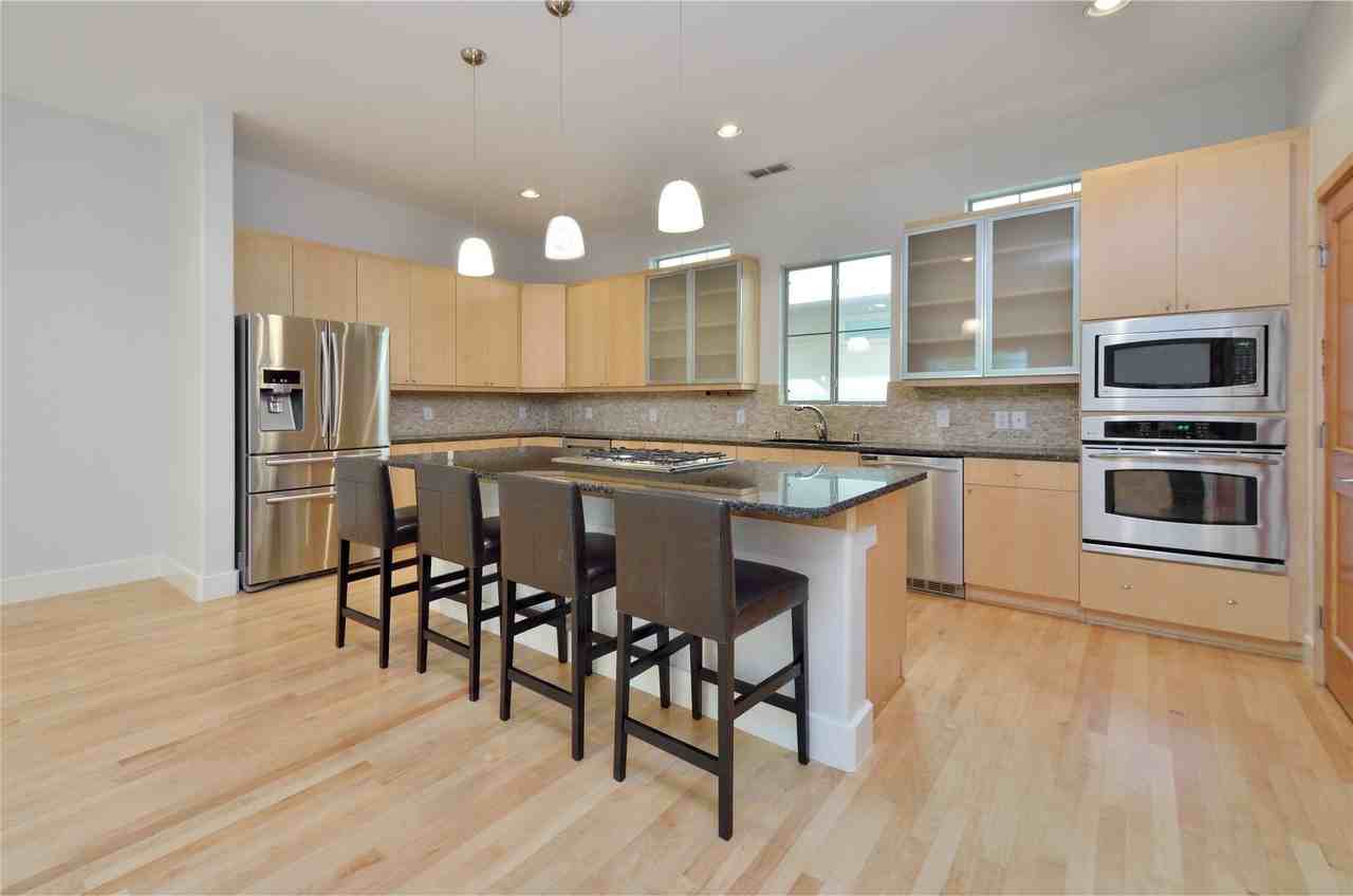2309 Clark St - Photo 3 of 15