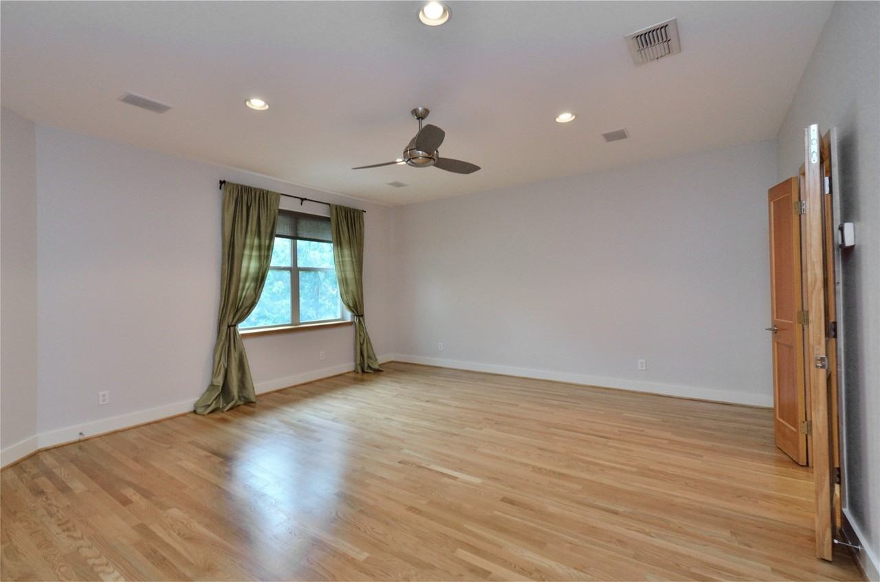 2309 Clark St - Photo 6 of 15