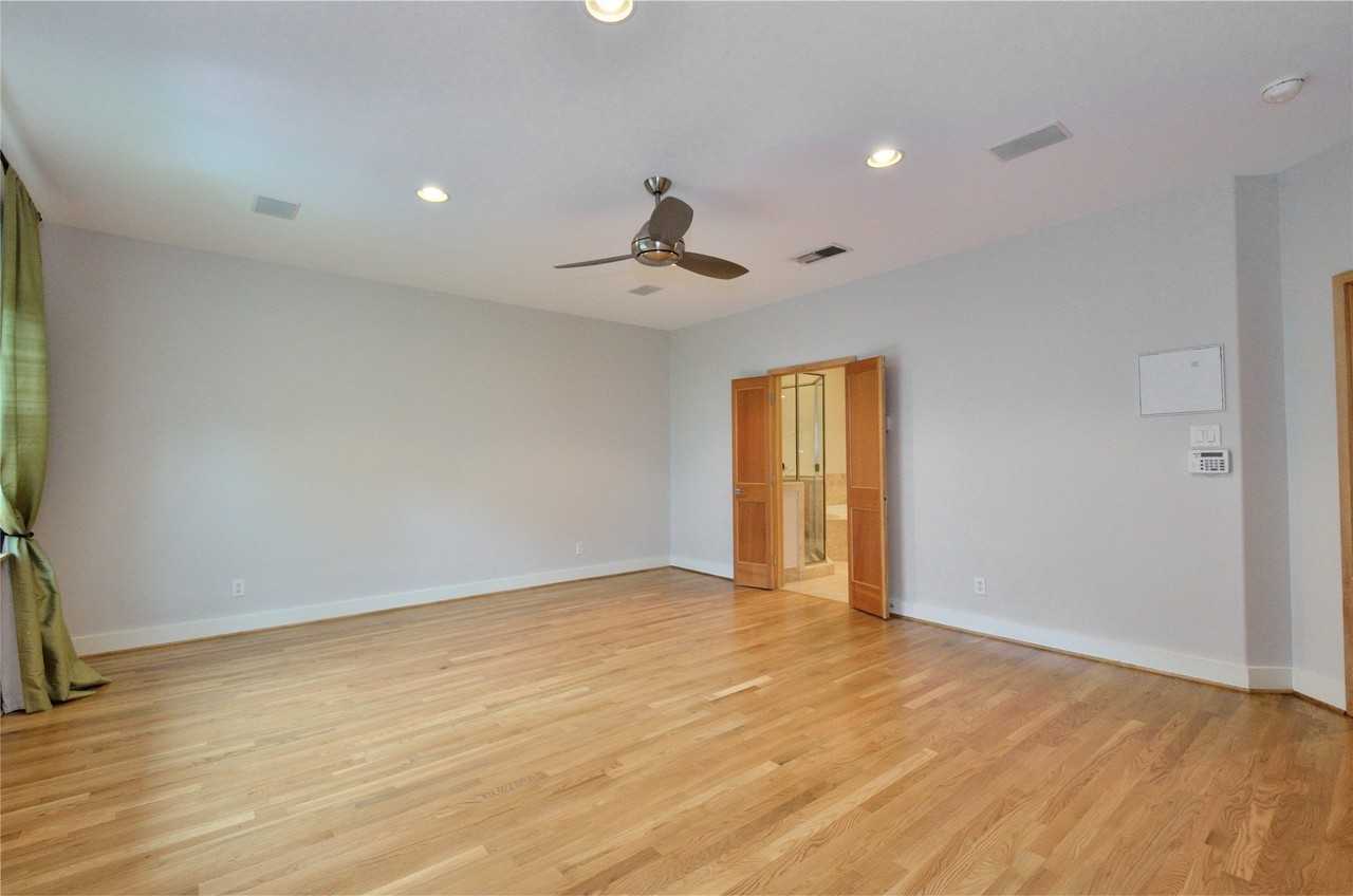 2309 Clark St - Photo 7 of 15