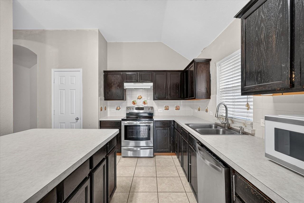 419 Red Sage Ln - Photo 2 of 30
