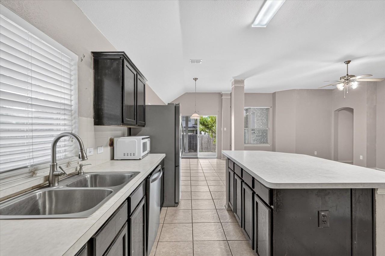 419 Red Sage Ln - Photo 6 of 30