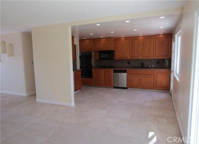 8901 Shore Cir - Photo 3 of 8