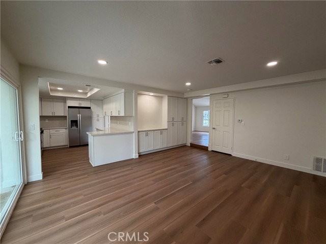 5051 Yearling Ave - Photo 4 of 8