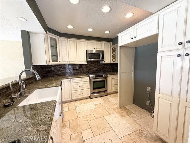 3382 Tempe Dr - Photo 6 of 8
