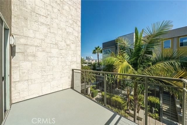 266 Rockefeller - Photo 7 of 8