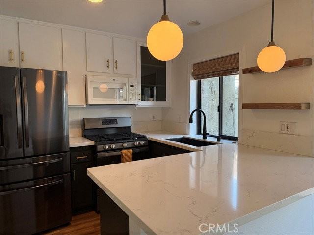 16 Sand Dollar Ct - Photo 3 of 8