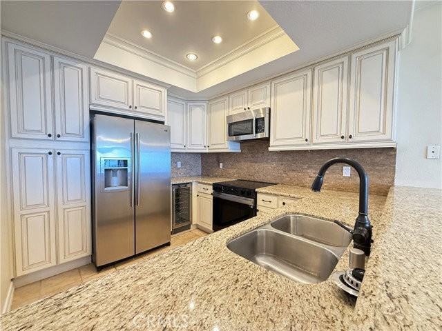 200 Paris Ln #210 - Photo 5 of 8