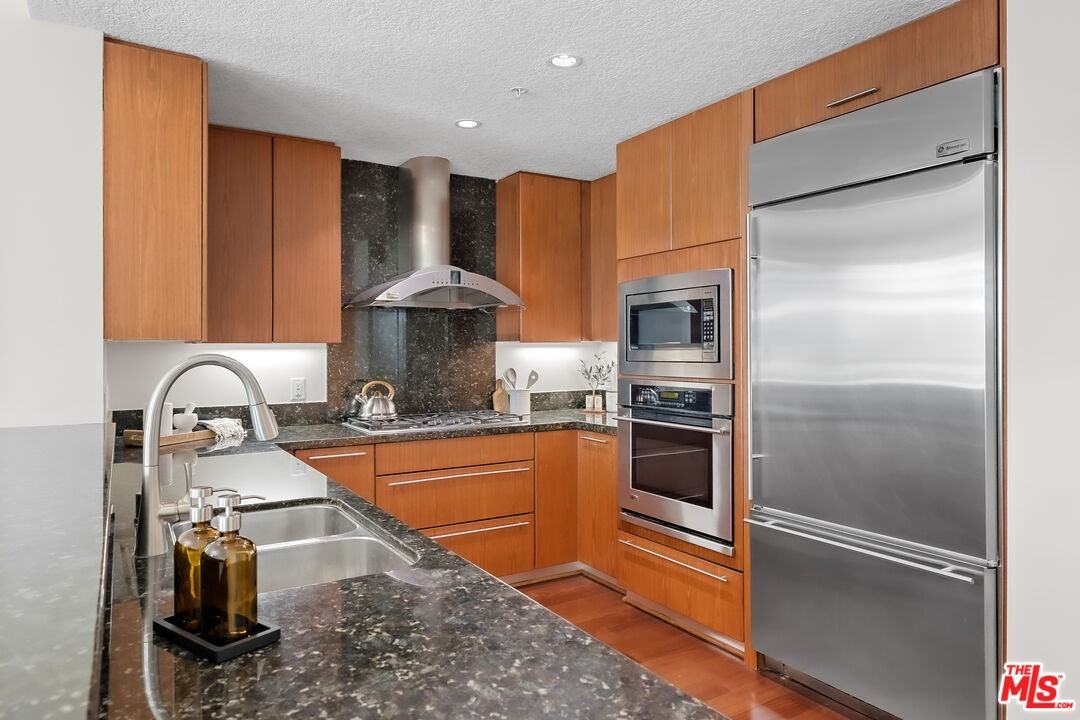 3141 Michelson Dr #1506 - Photo 5 of 8