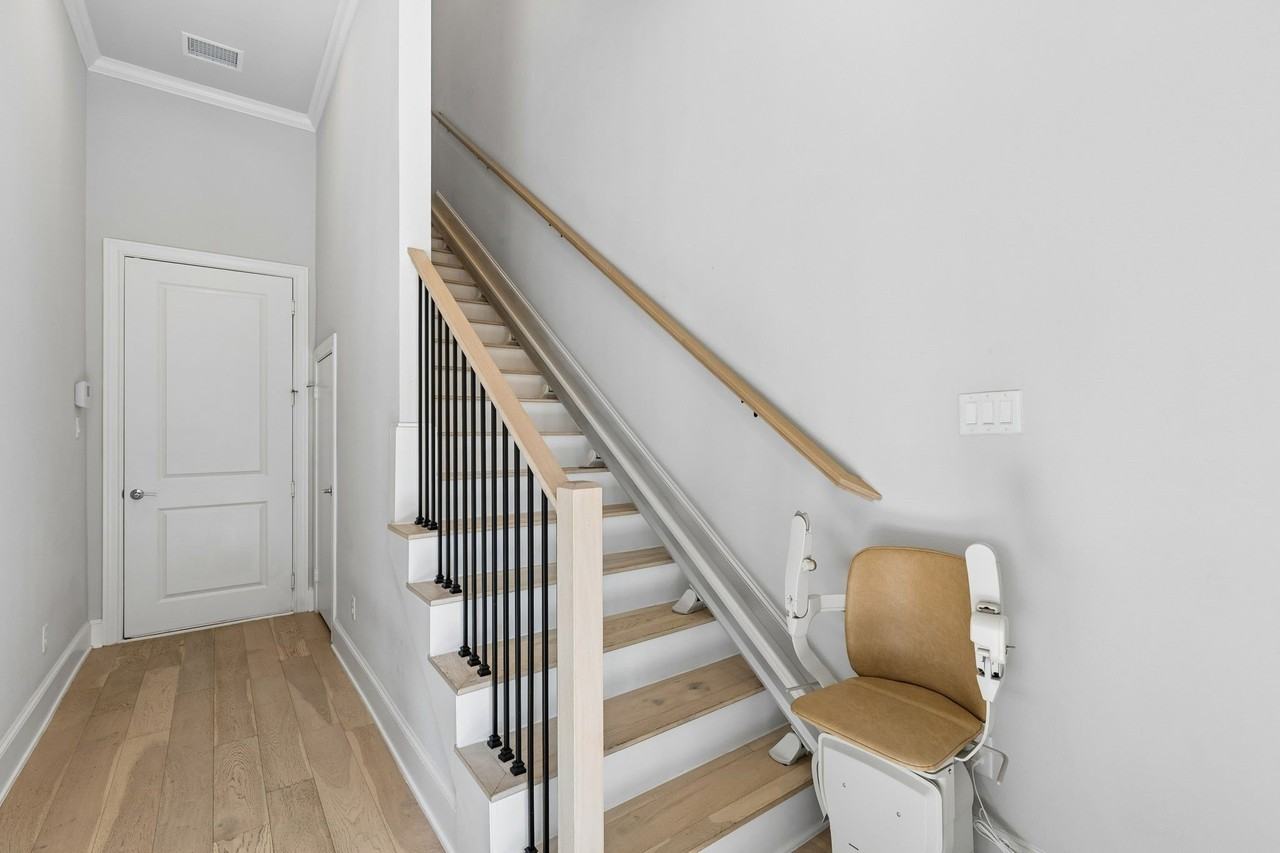 14995 Oak St - Photo 5 of 33
