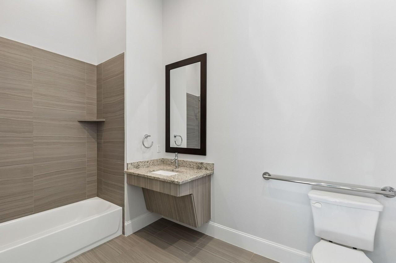 14995 Oak St - Photo 7 of 33