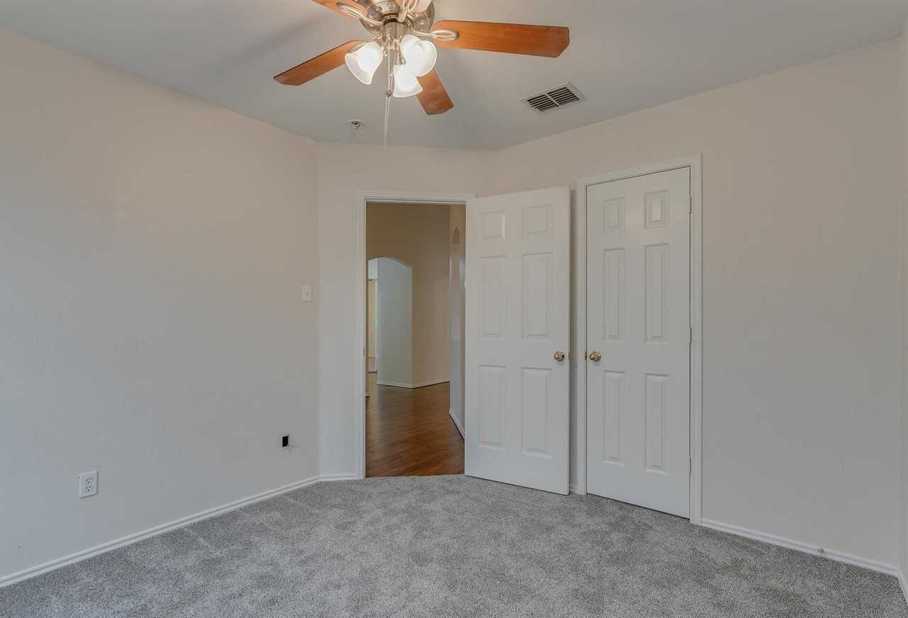 10124 Pear St - Photo 6 of 10