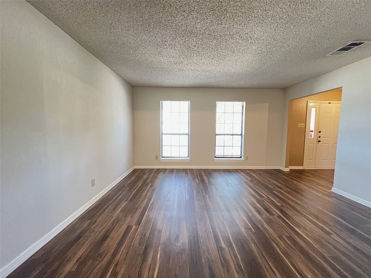 2019 Longmeadow Ct - Photo 3 of 19