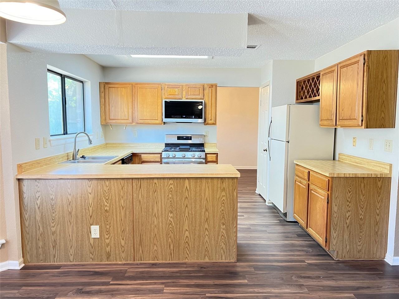 2019 Longmeadow Ct - Photo 5 of 19