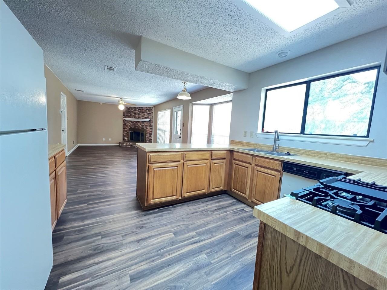 2019 Longmeadow Ct - Photo 6 of 19