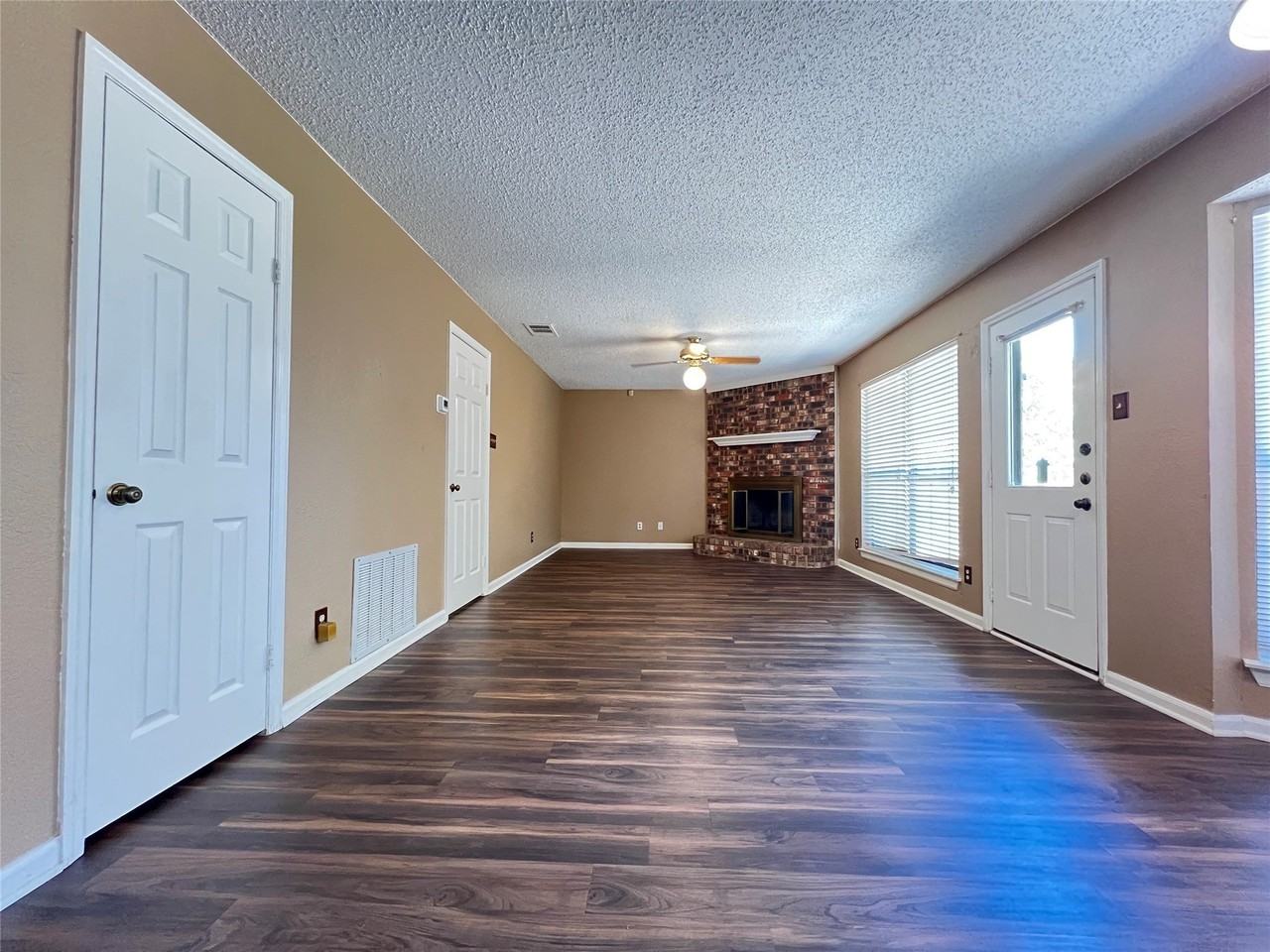 2019 Longmeadow Ct - Photo 7 of 19