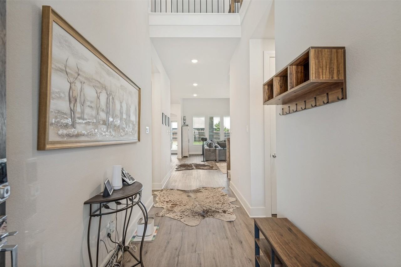 3053 Estuary Dr - Photo 3 of 24