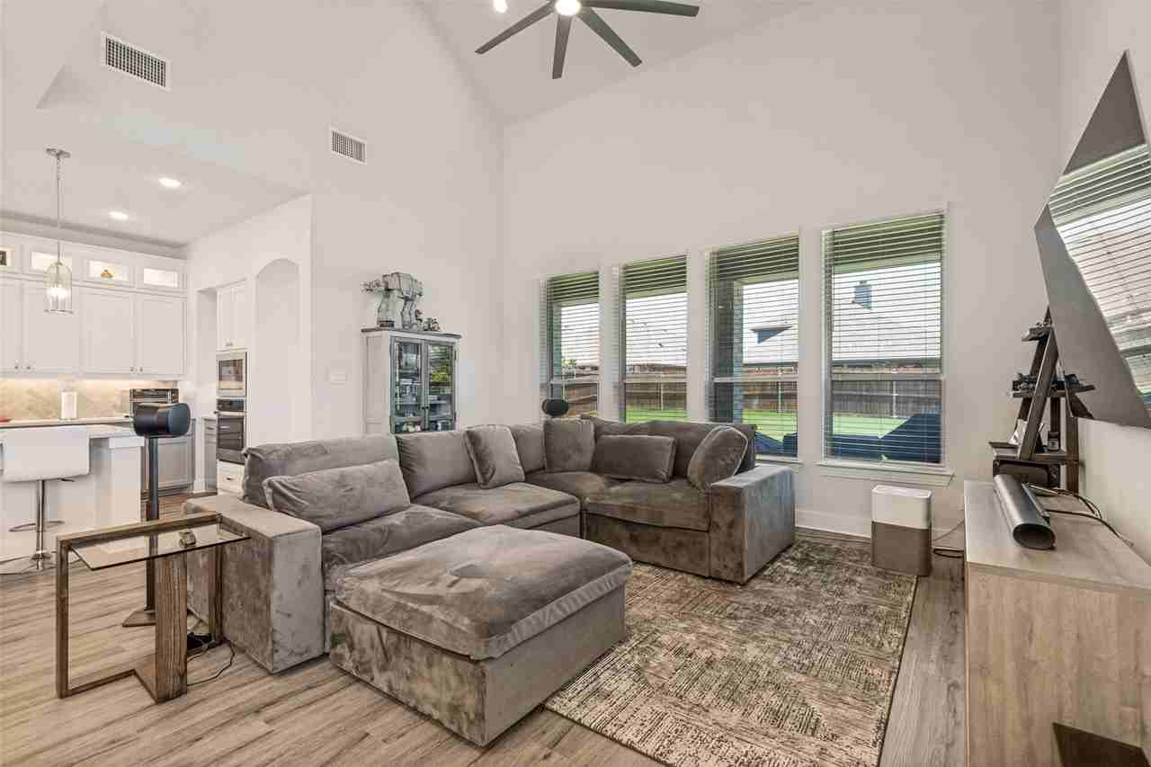 3053 Estuary Dr - Photo 6 of 24