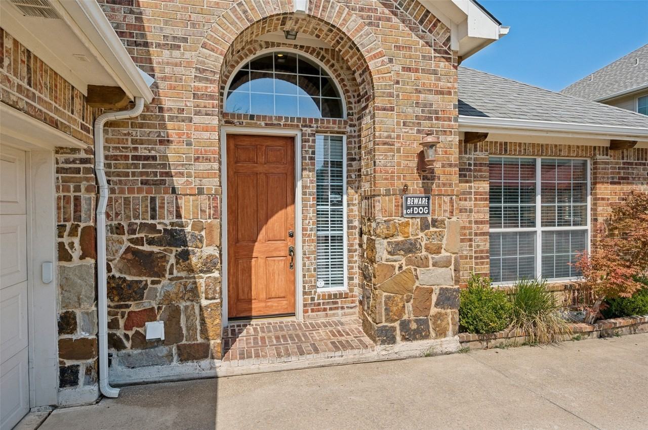 3013 Brookvale Dr - Photo 3 of 19