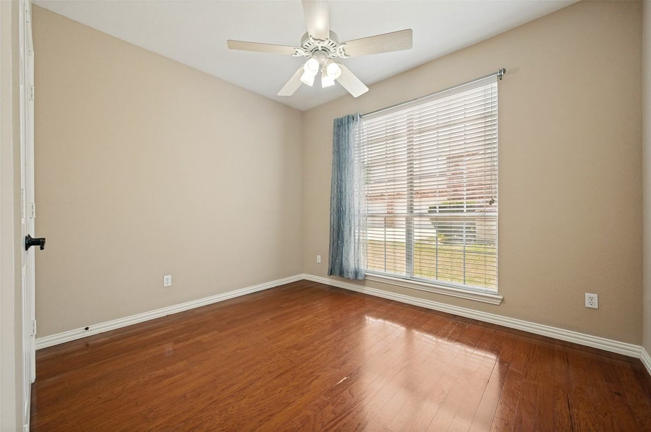 3013 Brookvale Dr - Photo 7 of 19
