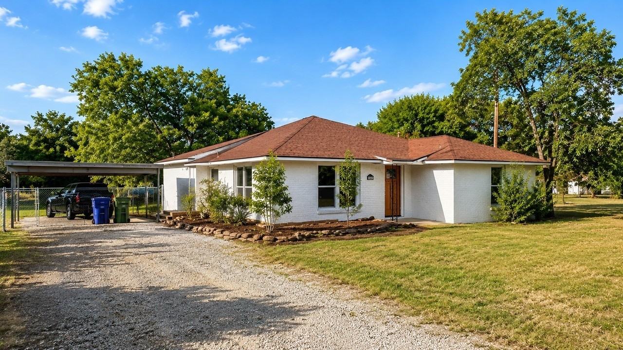 600 Old Justin Rd - Photo 2 of 9