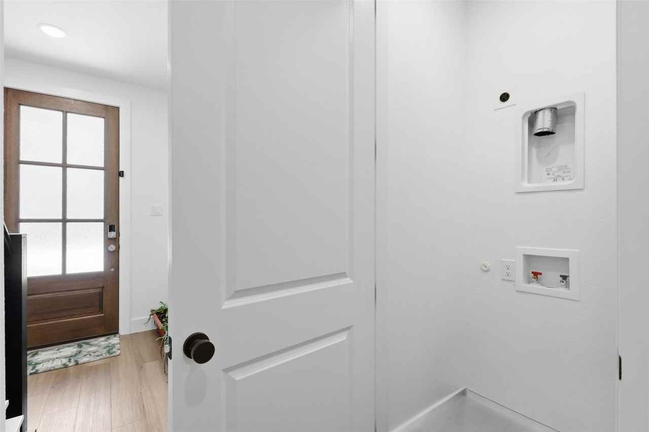 6240 Fortuna Ln - Photo 7 of 29