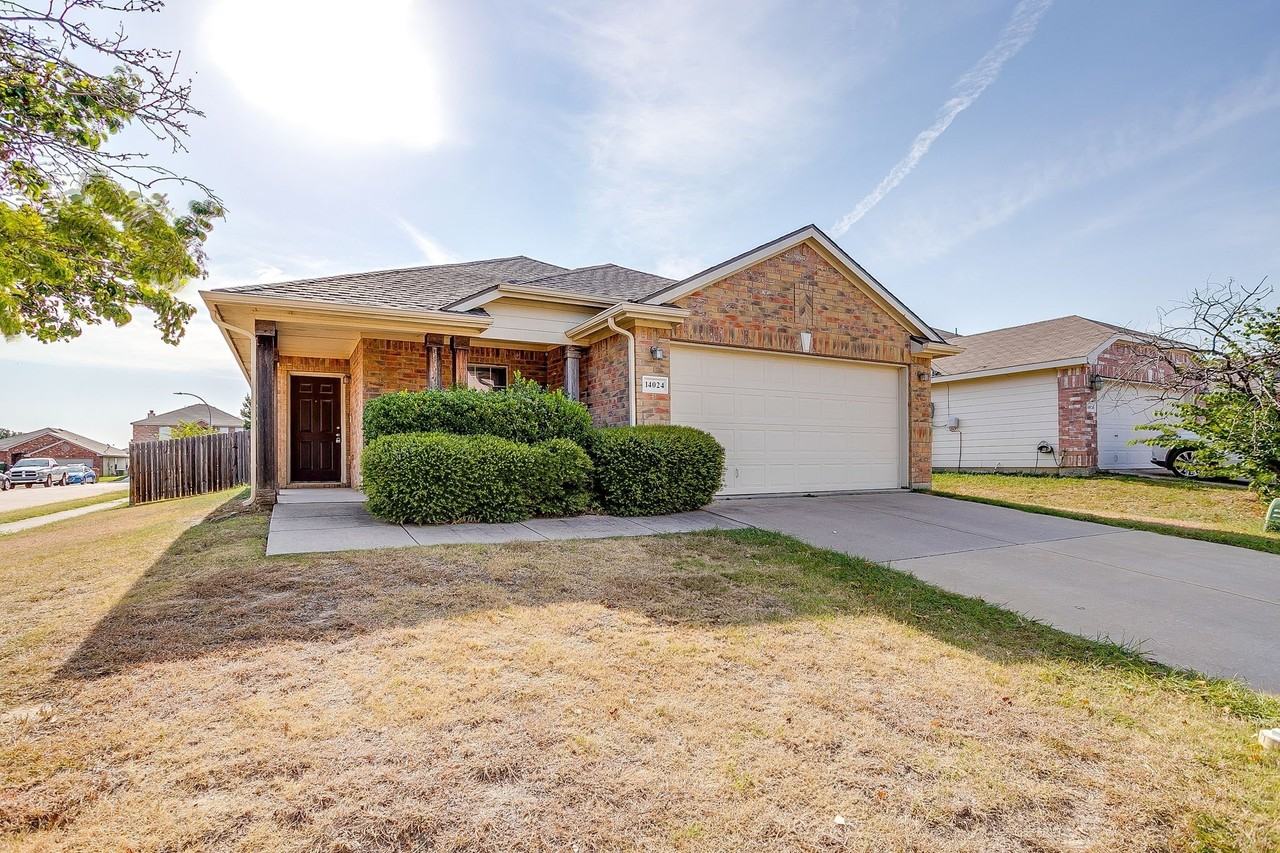 14024 Esperanza Dr - Photo 3 of 20
