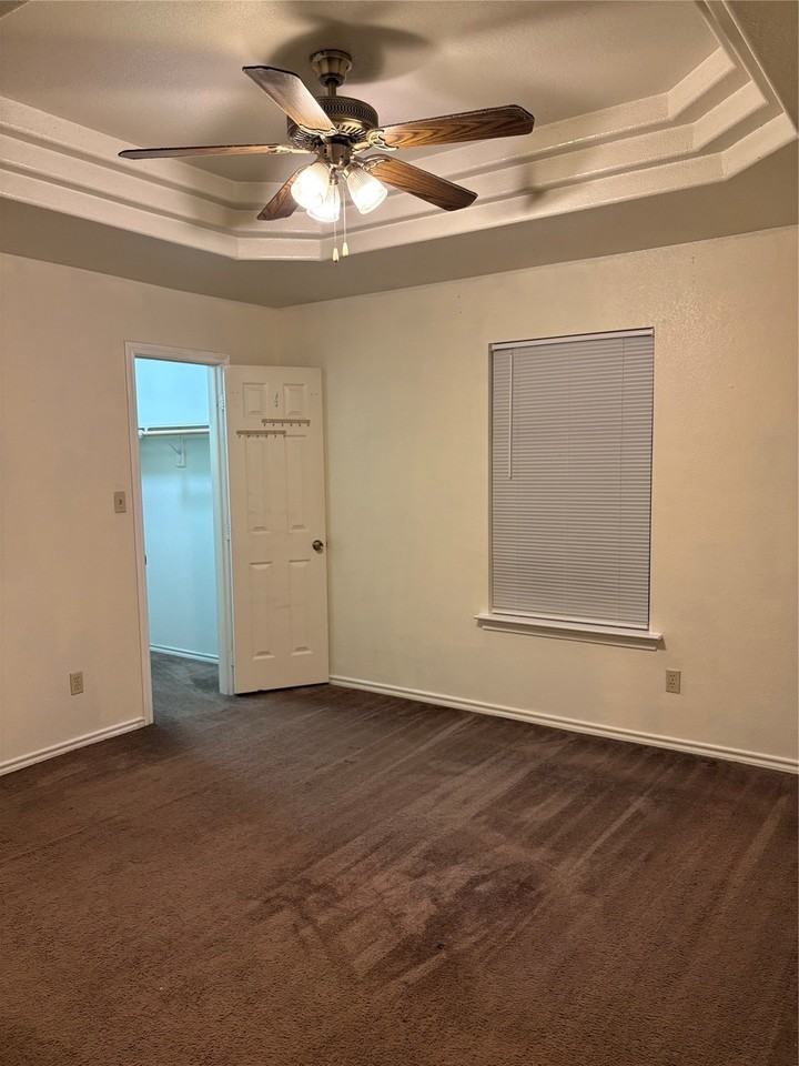 1007 N Howeth St - Photo 2 of 6