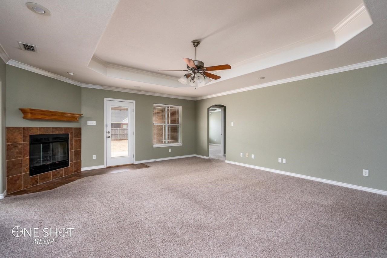 210 Ruger St - Photo 4 of 40