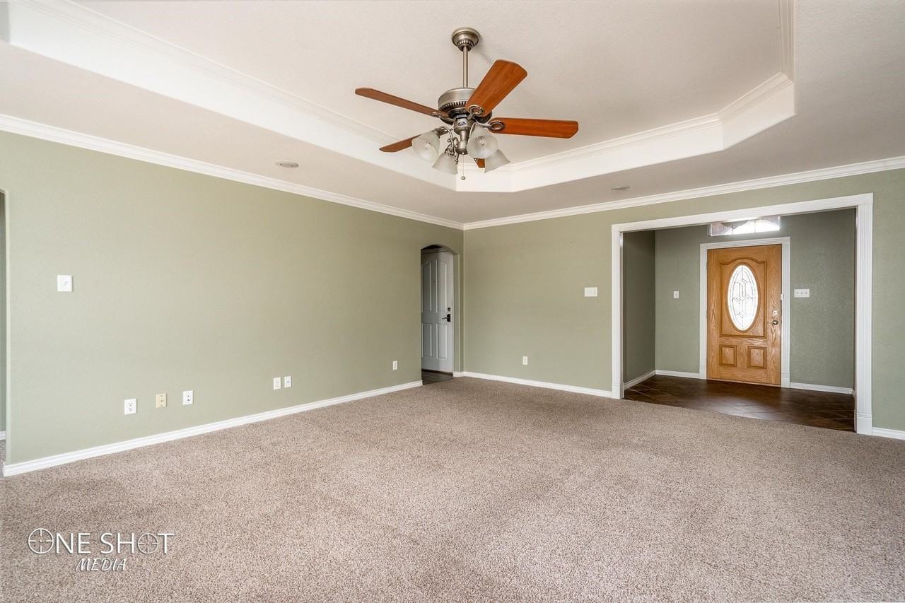 210 Ruger St - Photo 7 of 40
