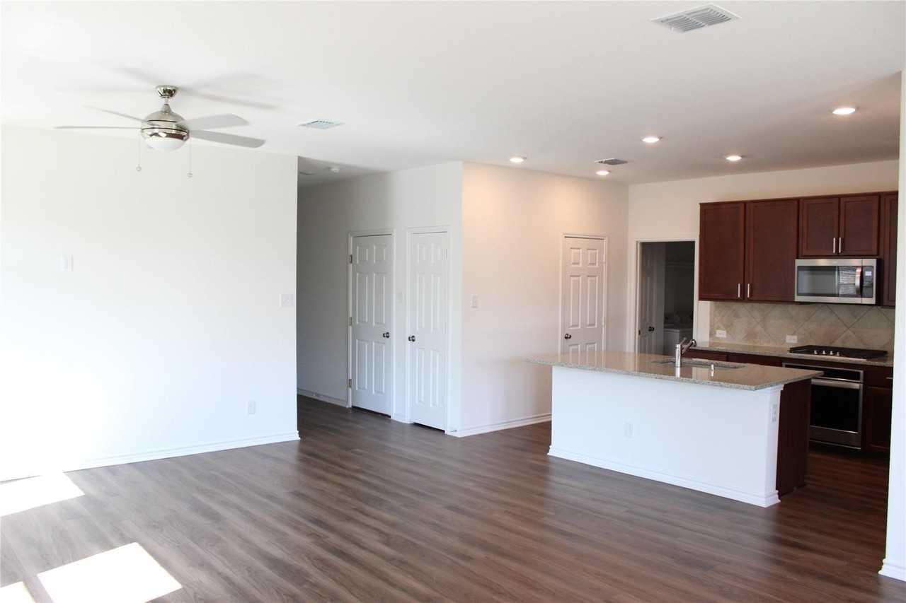 1012 West Dr - Photo 5 of 18