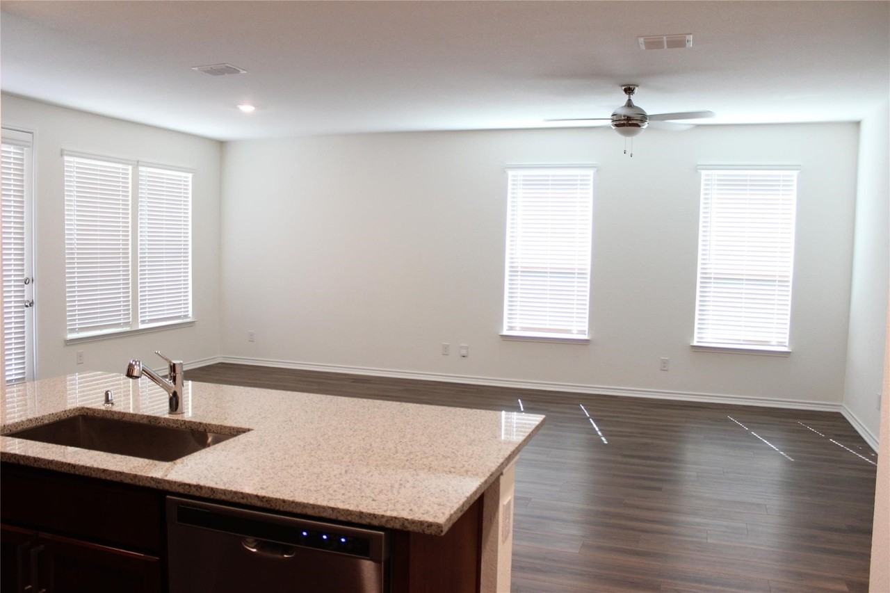 1012 West Dr - Photo 6 of 18