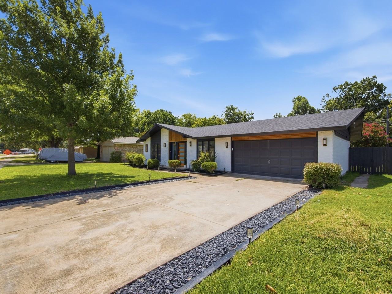 11348 Carissa Dr - Photo 2 of 35