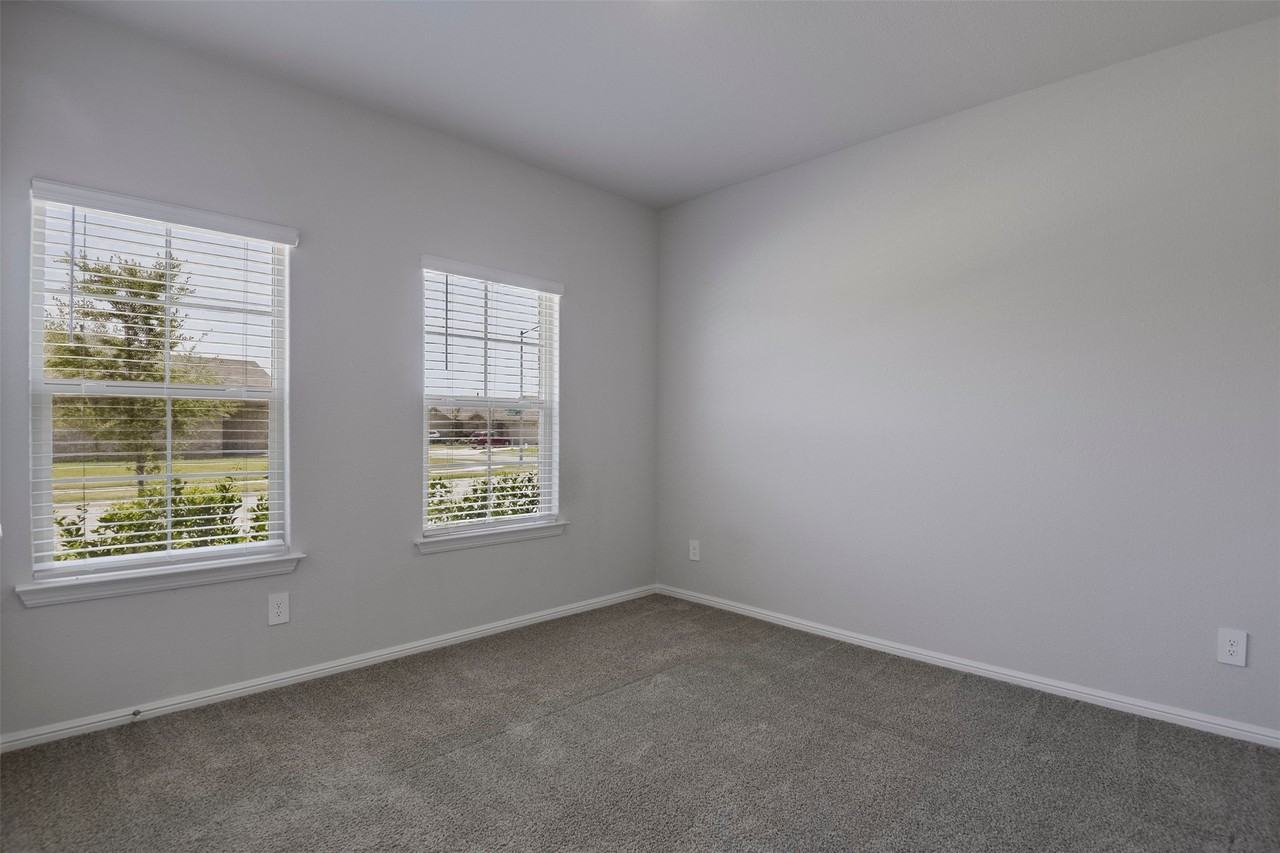 8620 High Hill Dr - Photo 3 of 16