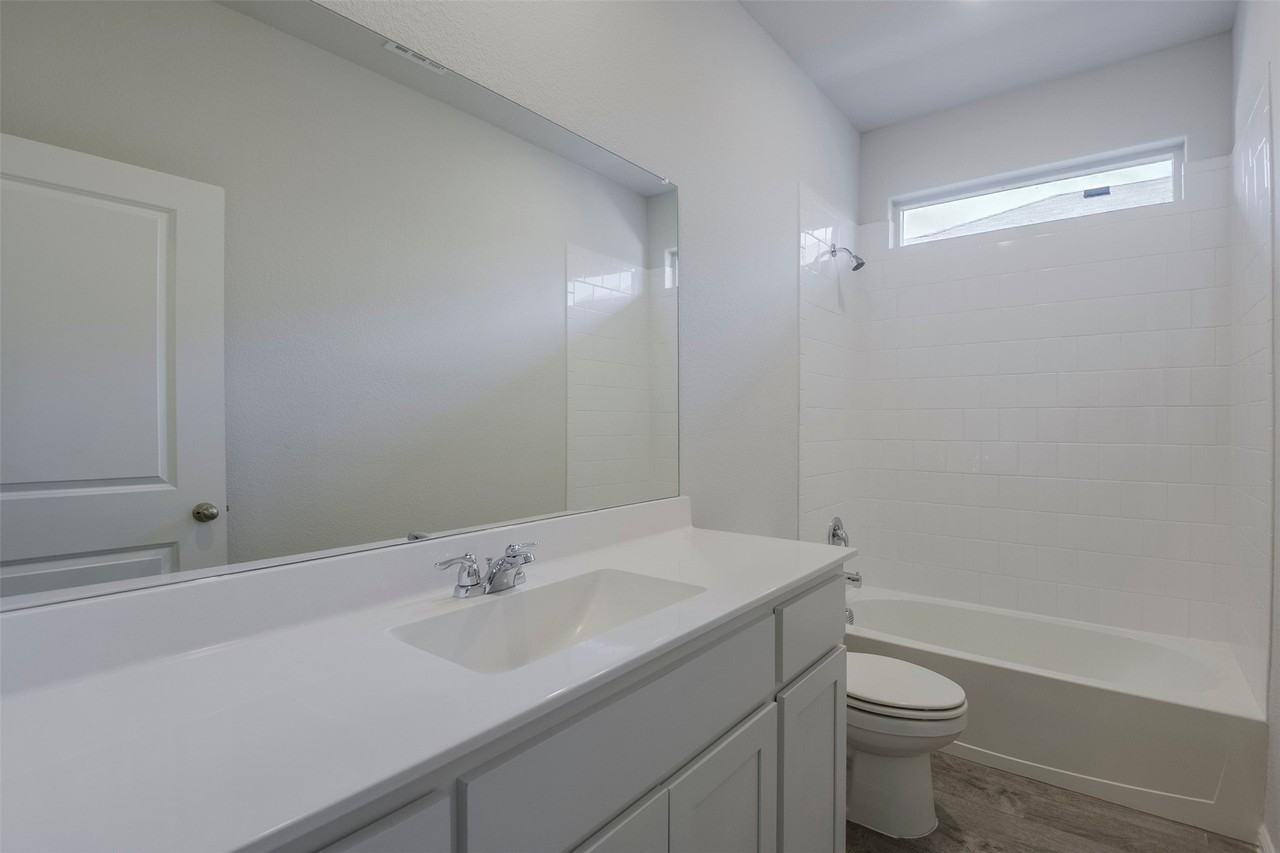 8620 High Hill Dr - Photo 4 of 16
