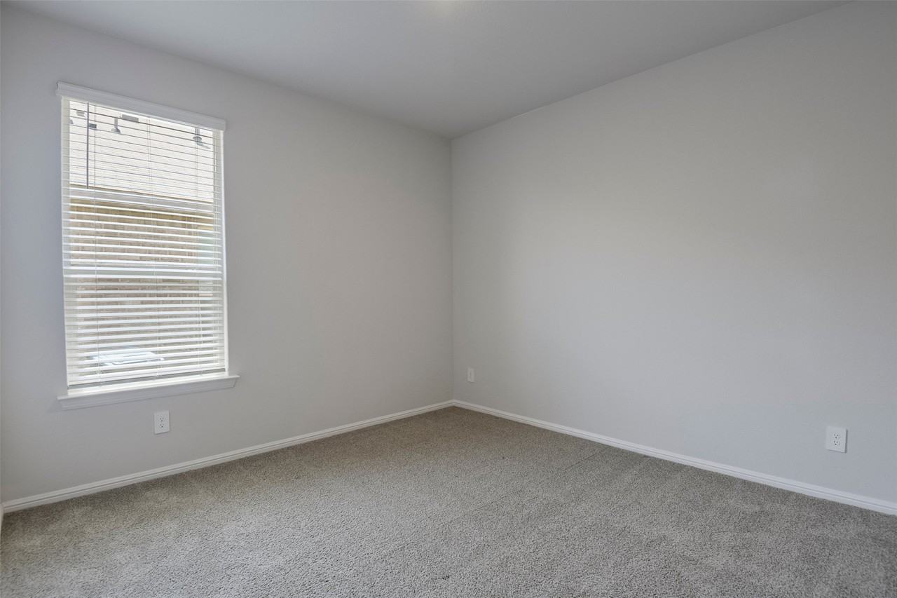 8620 High Hill Dr - Photo 5 of 16