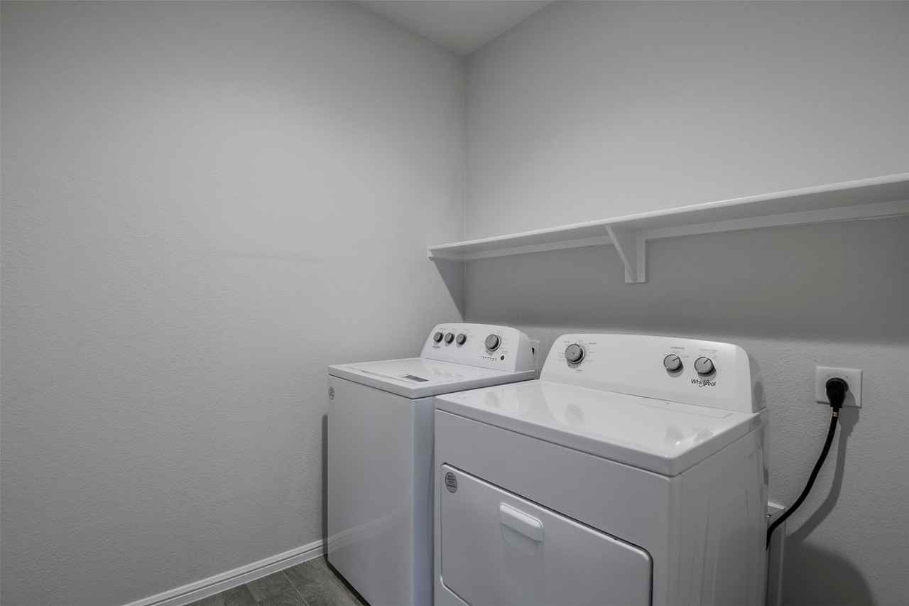 8620 High Hill Dr - Photo 6 of 16