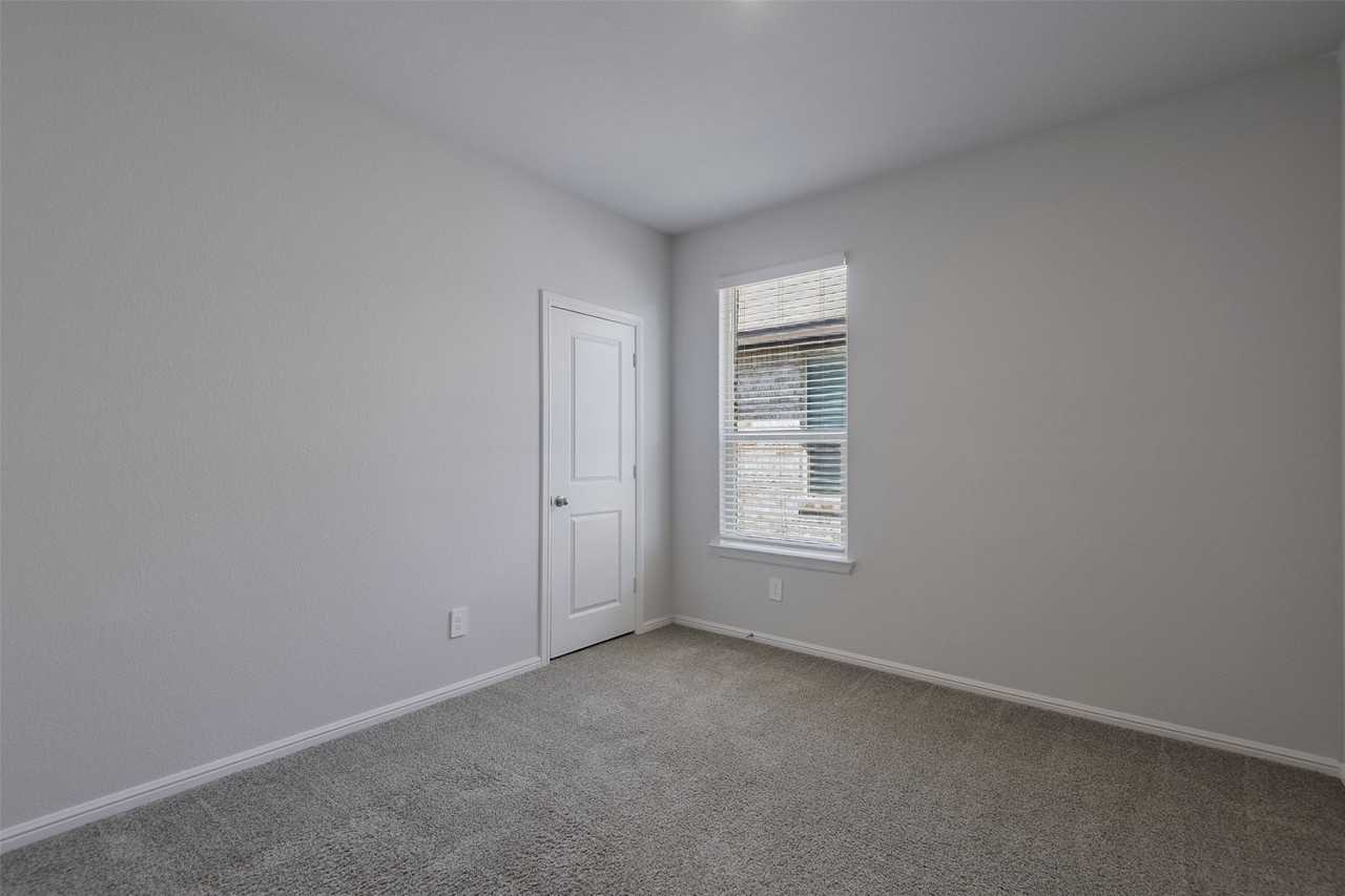 8620 High Hill Dr - Photo 7 of 16